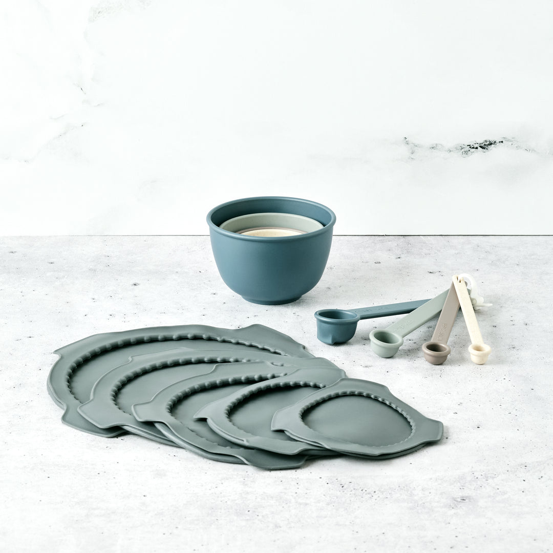 Measuring Duo and Lids Accessories Bundle